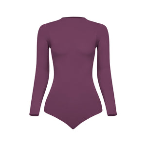 Silueta frontal body manga larga cuello alto para mujer color morado de Lunia.