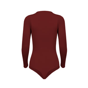 Silueta trasera body manga larga cuello alto para mujer color vinotinto de Lunia.