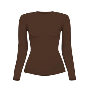 silueta camiseta manga larga cuello alto para mujer color chocolate de Lunia, vista frontal