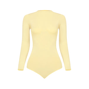 Silueta body manga larga cuello alto para mujer color amarillo de Lunia vista delantera 