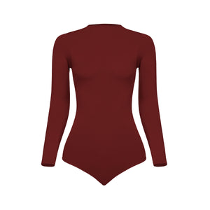 Silueta frontal body manga larga cuello alto para mujer color vinotinto de Lunia. 