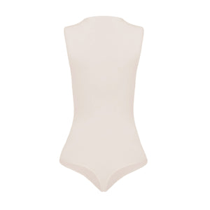 Silueta body sin manga cuello alto para mujer color marfil de Lunia, vista trasera. 